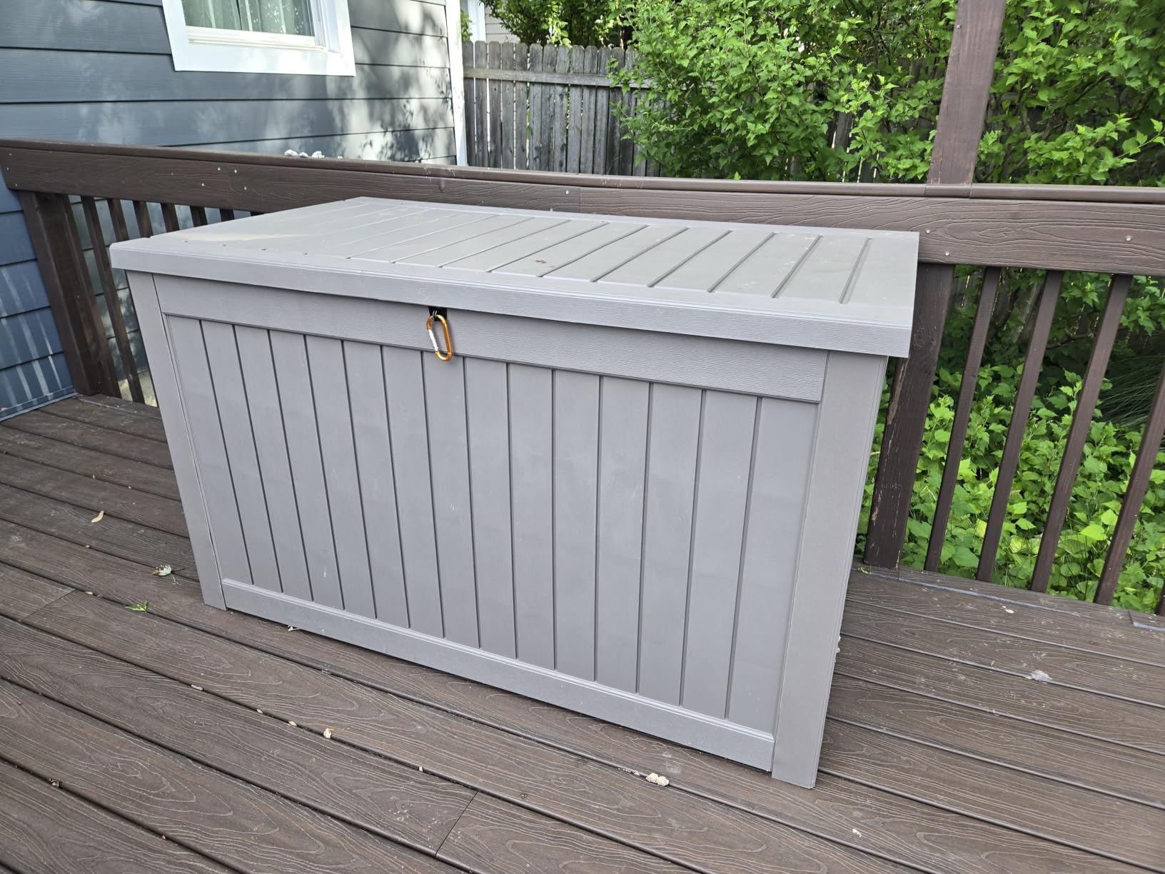 TARKARI 370 Gallon Outdoor Storage Box Waterproof, Resin Deck Boxes with Lockable Lid & UV-Resistant for Patio, Pool, Garden Furniture Cushions & Accessories, Black customer photo 1