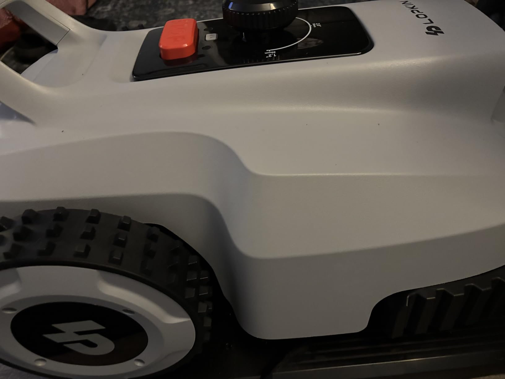L2500-NEO Robot Lawn Mower for 0.9 Acres, NetRTK + AI Vision Lawnmower Robot, Wi-Fi HaLow Connectivity, No Boundary Wire, AI Obstacle Avoidance, App Control, 60dB Quiet, Multi-Zone Management customer photo 1